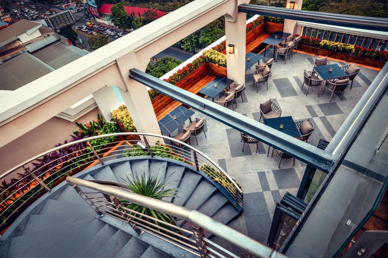 Maxx Phnom Penh Downtown By H World Hotel Exterior foto